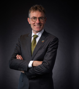Erik Van Raaij